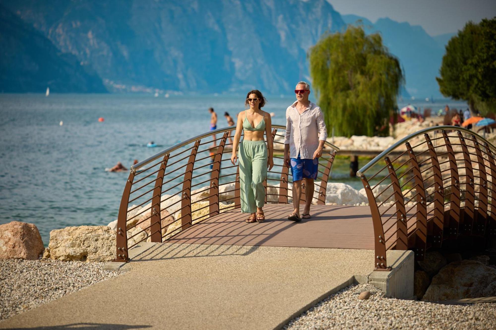Lake Front Hotel Brenzone المظهر الخارجي الصورة